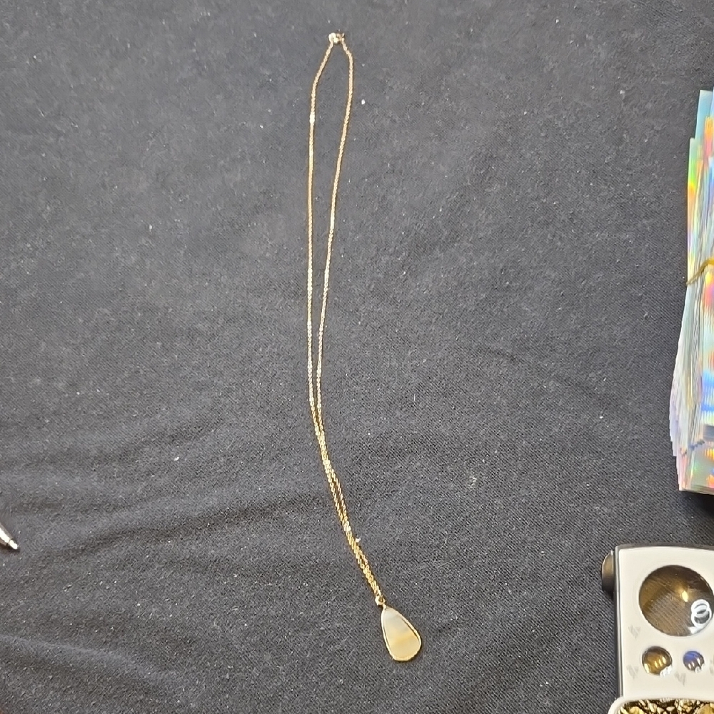 10K Gold Agate Pendant Necklace
